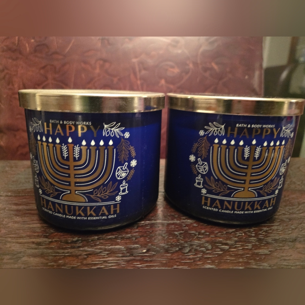 Bath & Body Works Blue Happy Hanukkah Candle 3 Wick 14.5oz